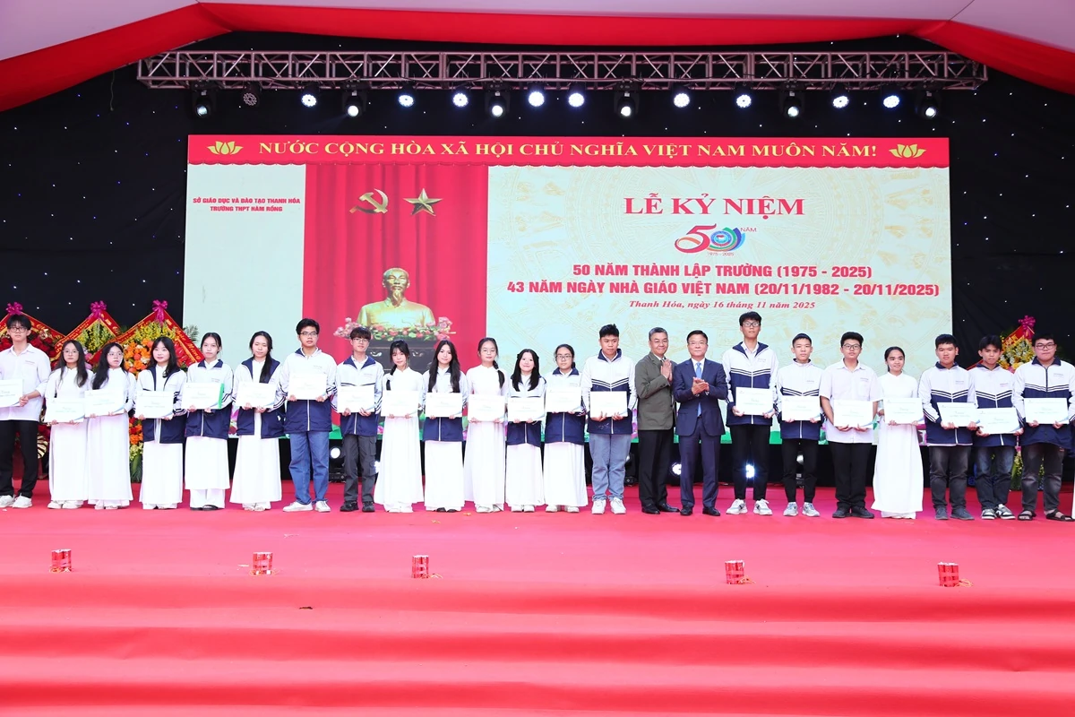 Phấn đấu xây dựng Trường THPT Hàm Rồng trong nhóm dẫn đầu cả nước về chất lượng giáo dục vào năm 2030