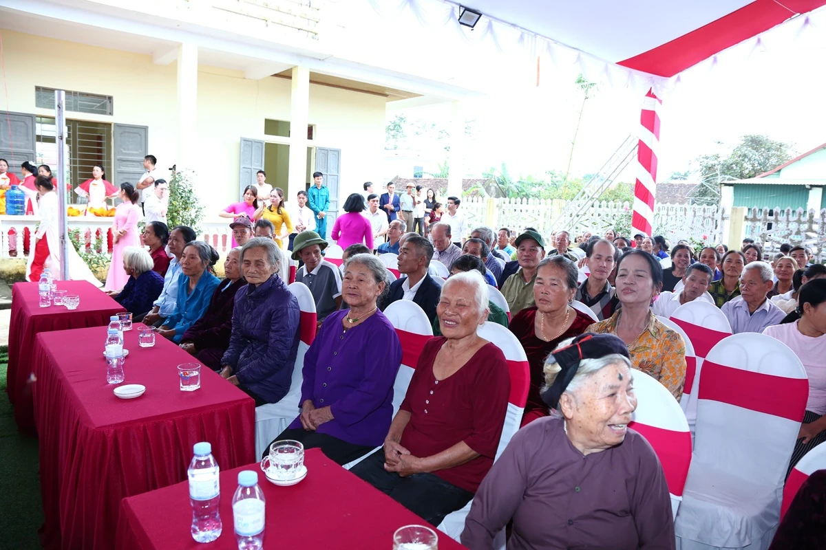 Phó Bí thư Thường trực Tỉnh ủy Nguyễn Hồng Phong: Đoàn kết, đồng lòng xây dựng Xuân Cường sớm trở thành thôn kiểu mẫu