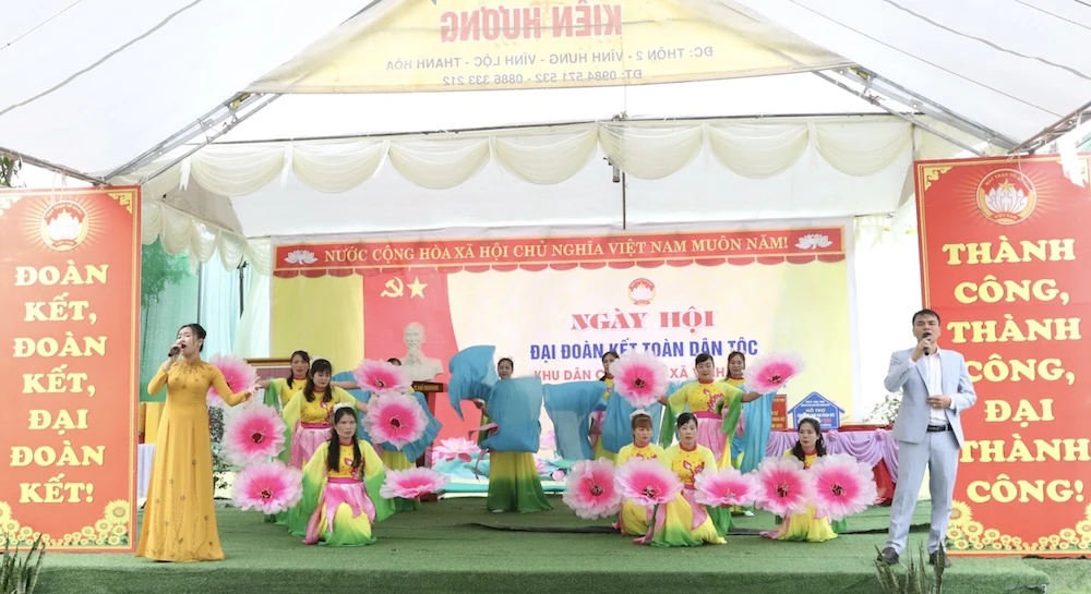 Trưởng ban Nội chính Tỉnh ủy Nguyễn Ngọc Tiến dự Ngày hội Đại đoàn kết toàn dân tộc tại xã Vĩnh Lộc