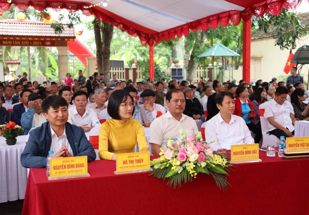 Cán bộ, Nhân dân thôn Quần Trúc chung vui Ngày hội đại đoàn kết toàn dân tộc