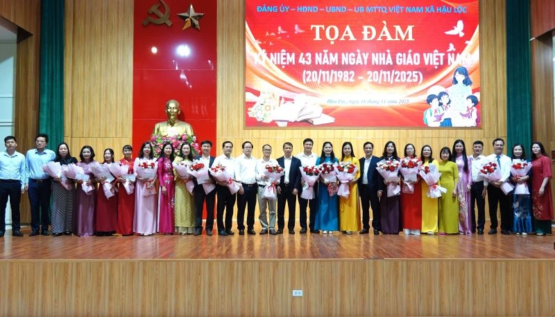 Xã Hậu Lộc tọa đàm kỷ niệm 43 năm Ngày Nhà giáo Việt Nam