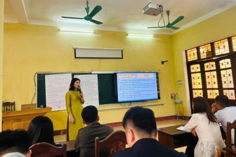 Một số giải pháp phát huy vai trò của giảng viên Trường Chính trị trong nghiên cứu, vận dụng nghị quyết, quy định mới của Đảng vào giảng dạy