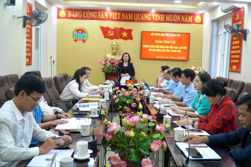 Đổi mới các phong trào nông dân, xây dựng tổ chức Hội vững mạnh toàn diện