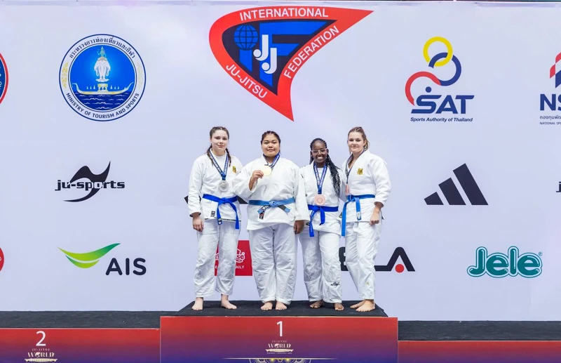 Võ sĩ Jujitsu Thanh Trúc tỏa sáng với 5 huy chương vàng thế giới