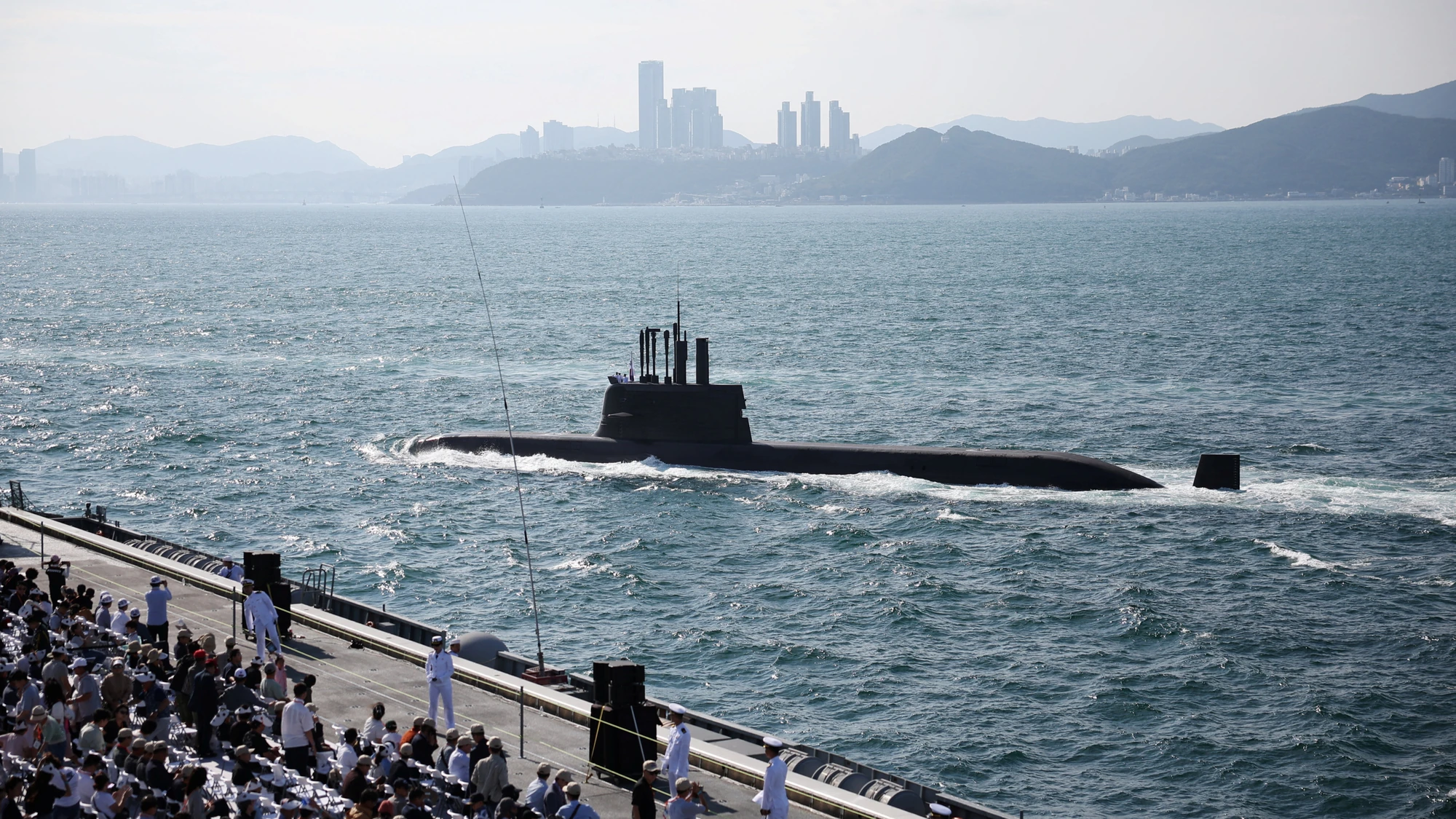 Hàn Quốc cân nhắc phát triển tàu ngầm hạt nhân sau “tín hiệu xanh” từ Washington