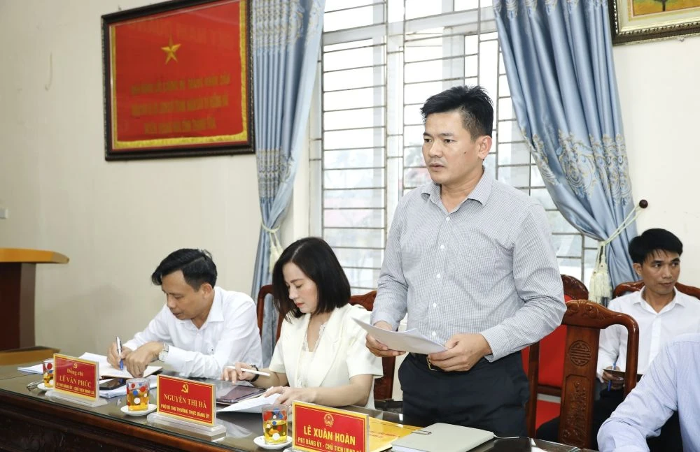 Đoàn giám sát của Thường trực HĐND tỉnh giám sát thực hiện Nghị quyết về nội dung chất vấn của HĐND tỉnh tại xã Hoằng Tiến