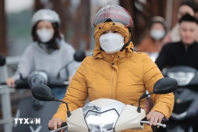 Miền Trung mưa lớn, nguy cơ lũ và sạt lở, miền Bắc bước vào đợt rét mạnh