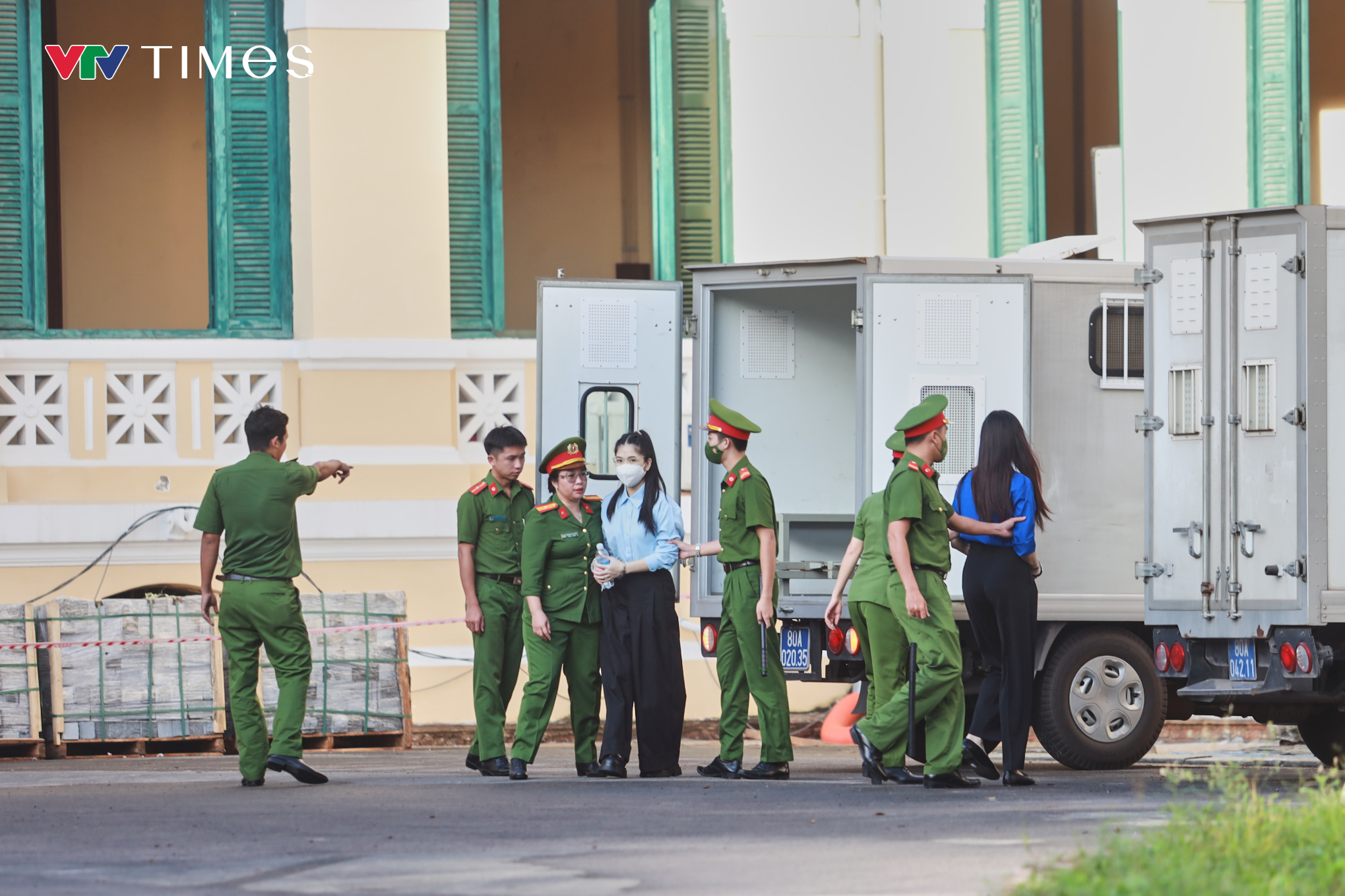 Hoa hậu Thuỳ Tiên, Hằng Du Mục, Quang Linh Vlogs bị đề nghị 2 năm đến 2 năm 6 tháng tù