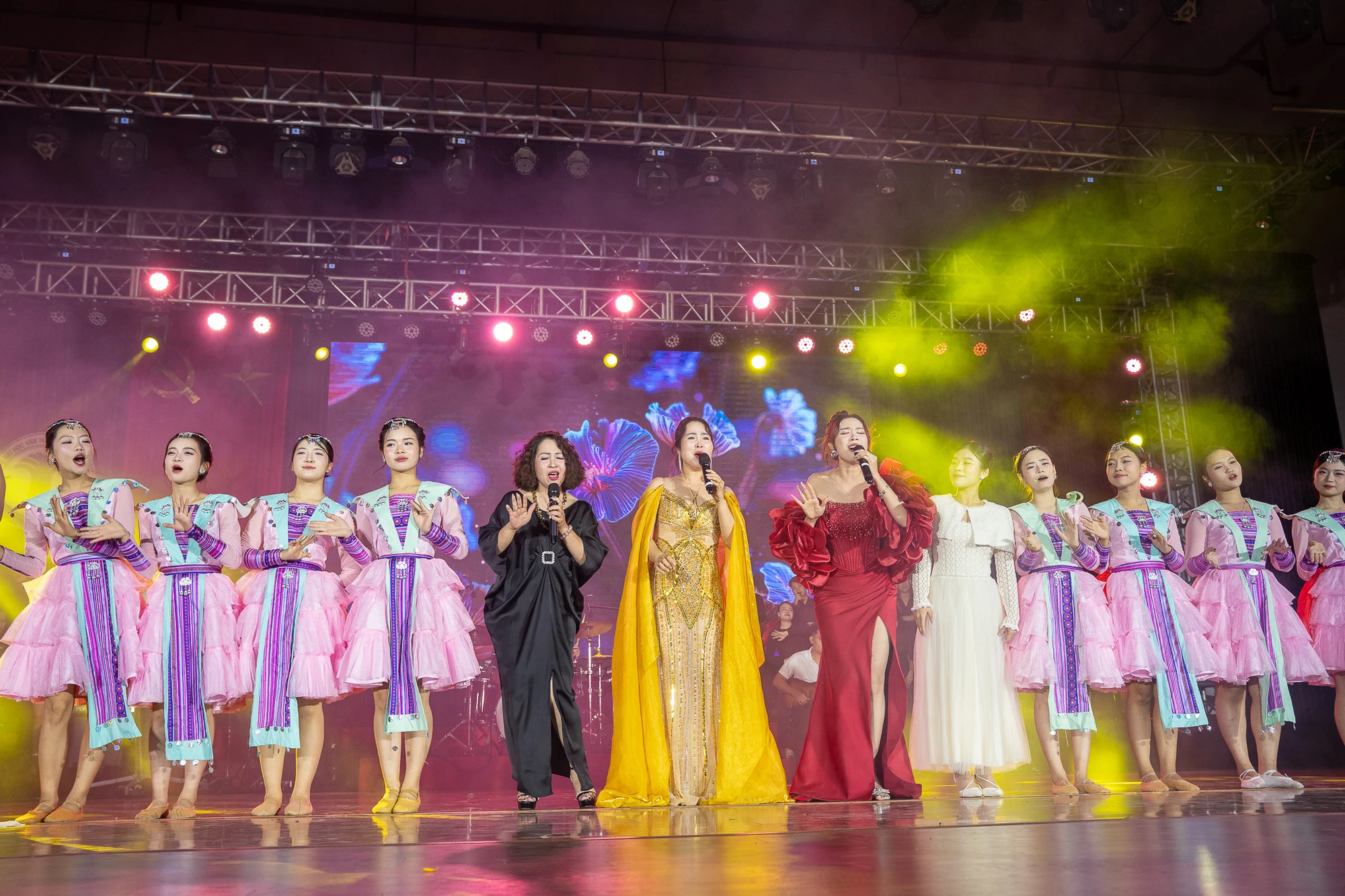 Ấn tượng đêm nhạc “Giai điệu còn mãi”