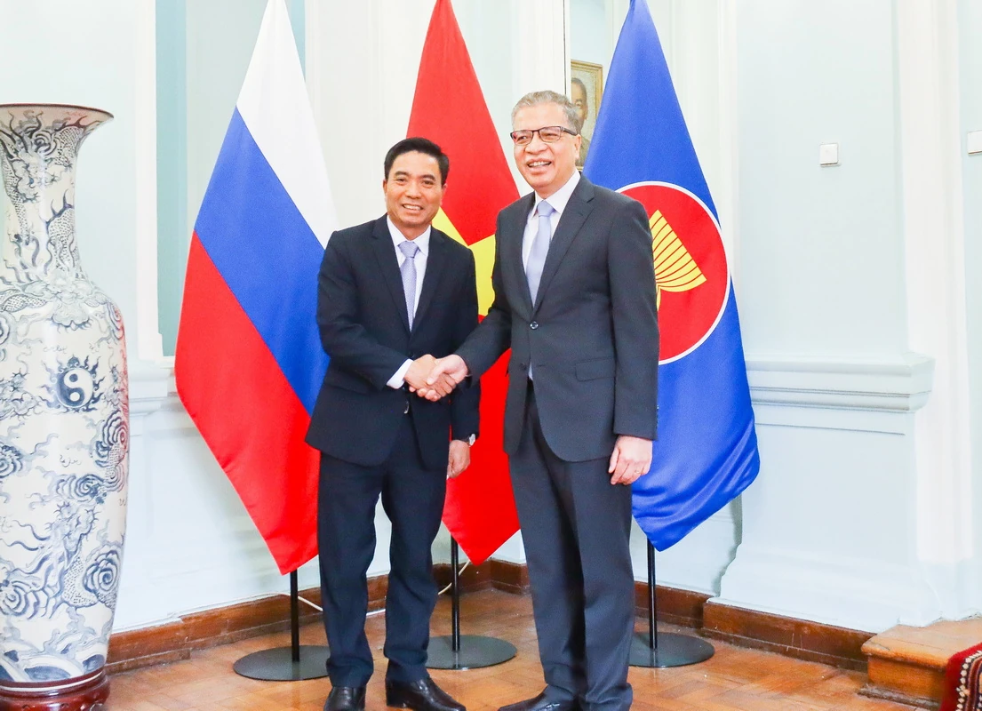 Bí thư Tỉnh ủy Nguyễn Doãn Anh làm việc với Đại sứ quán Việt Nam tại Liên bang Nga