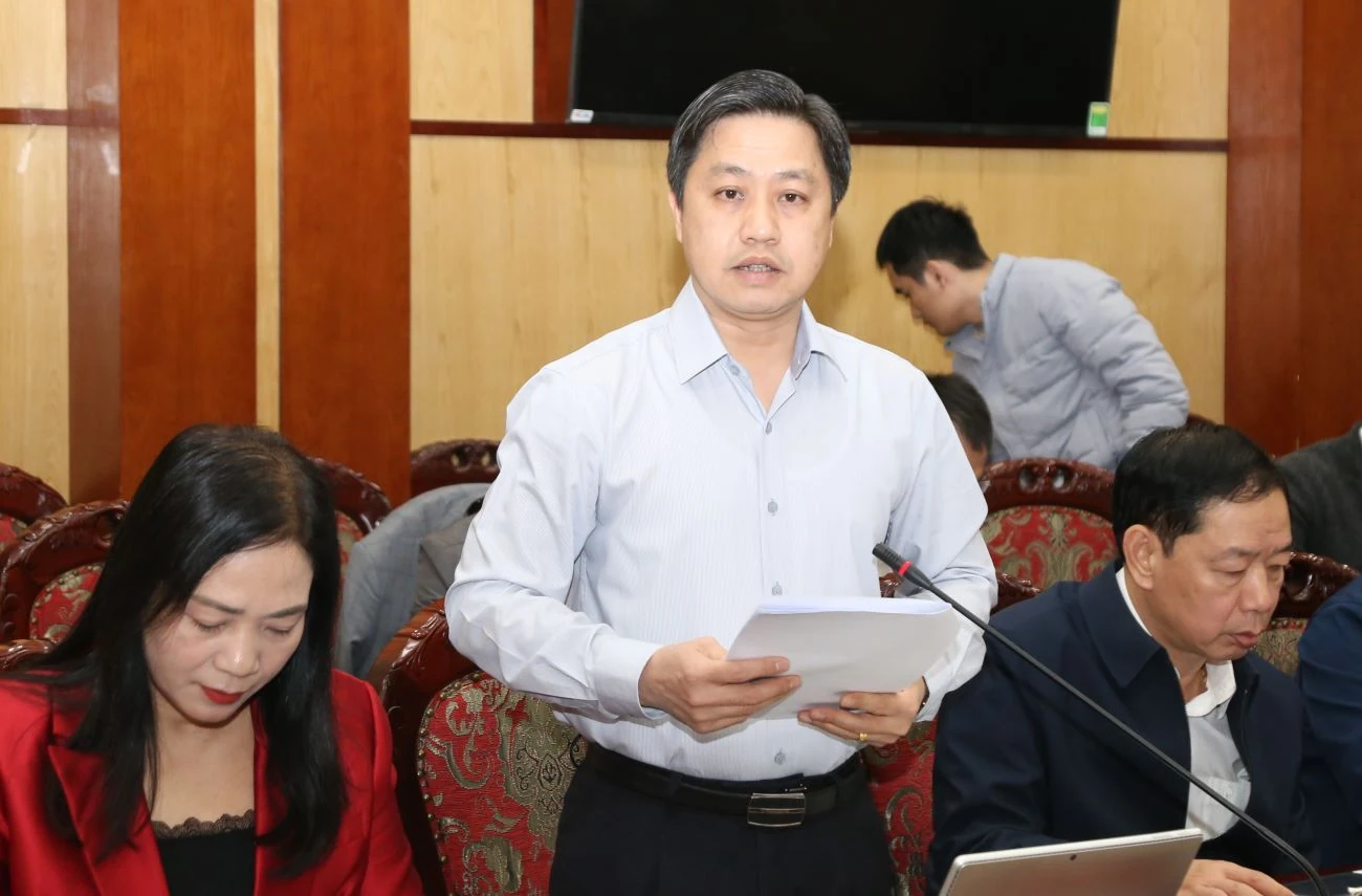 Thảo luận, cho ý kiến vào một số tờ trình, kế hoạch, phương án phục vụ phát triển kinh tế - xã hội