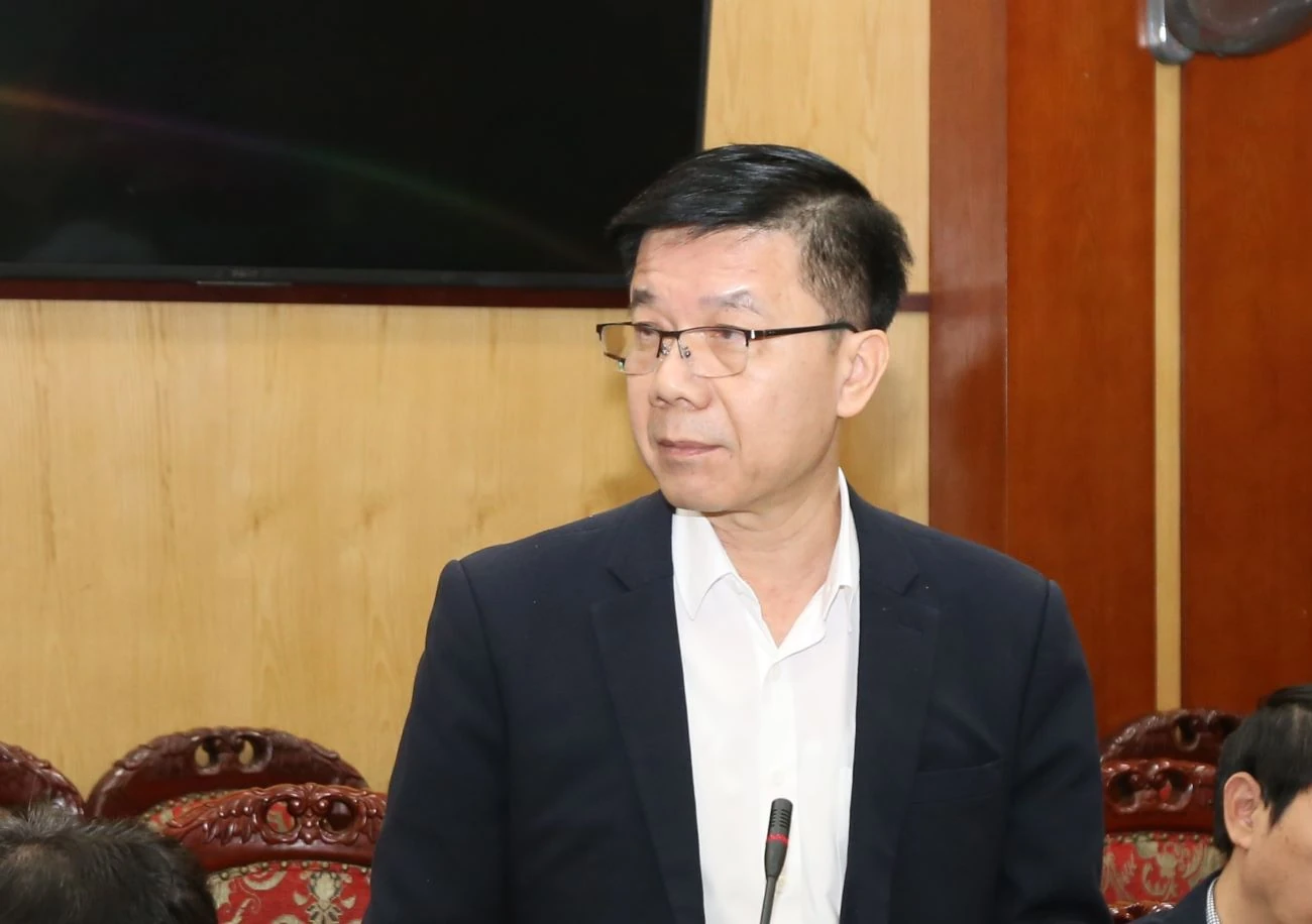 Thảo luận, cho ý kiến vào một số tờ trình, kế hoạch, phương án phục vụ phát triển kinh tế - xã hội