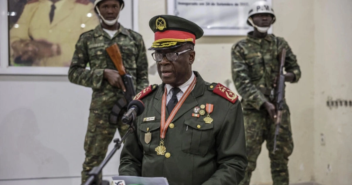 Tướng quân đội Guinea-Bissau nhậm chức Tổng thống lâm thời sau đảo chính, căng thẳng chính trị leo thang
