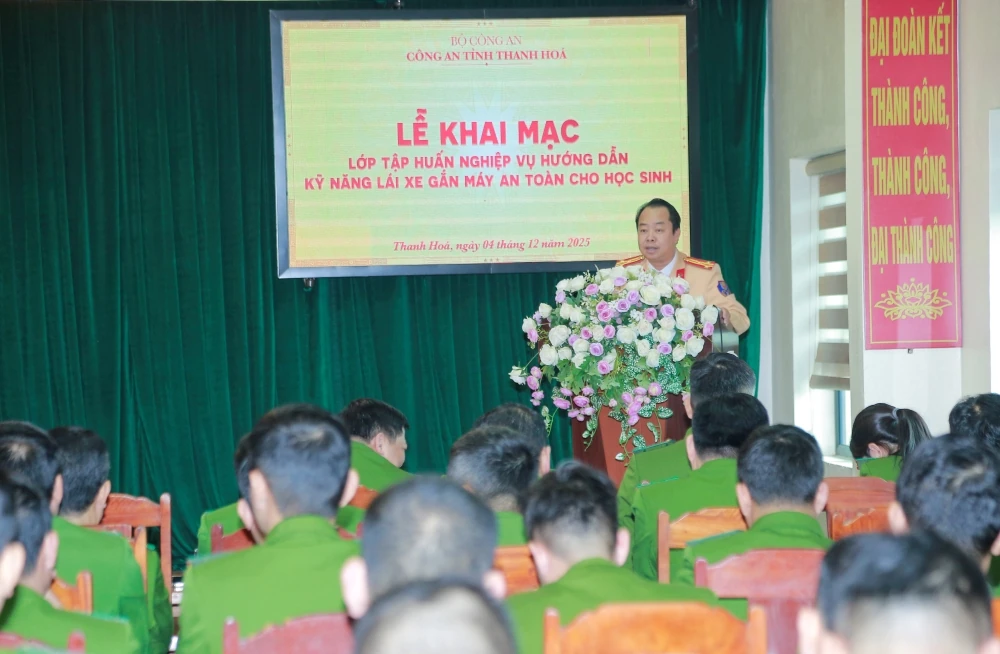 Tập huấn nghiệp vụ hướng dẫn kỹ năng lái xe gắn máy an toàn cho học sinh