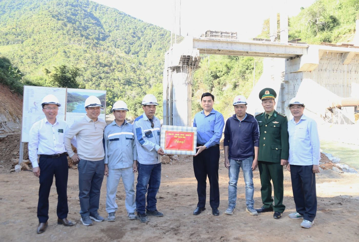 Nỗ lực, quyết tâm hoàn thành các mục tiêu năm 2025, góp phần phát triển kinh tế - xã hội khu vực biên giới phía Tây của tỉnh