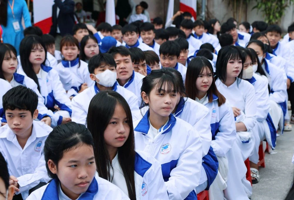 Trường THPT Hoằng Hóa kỷ niệm 15 năm thành lập