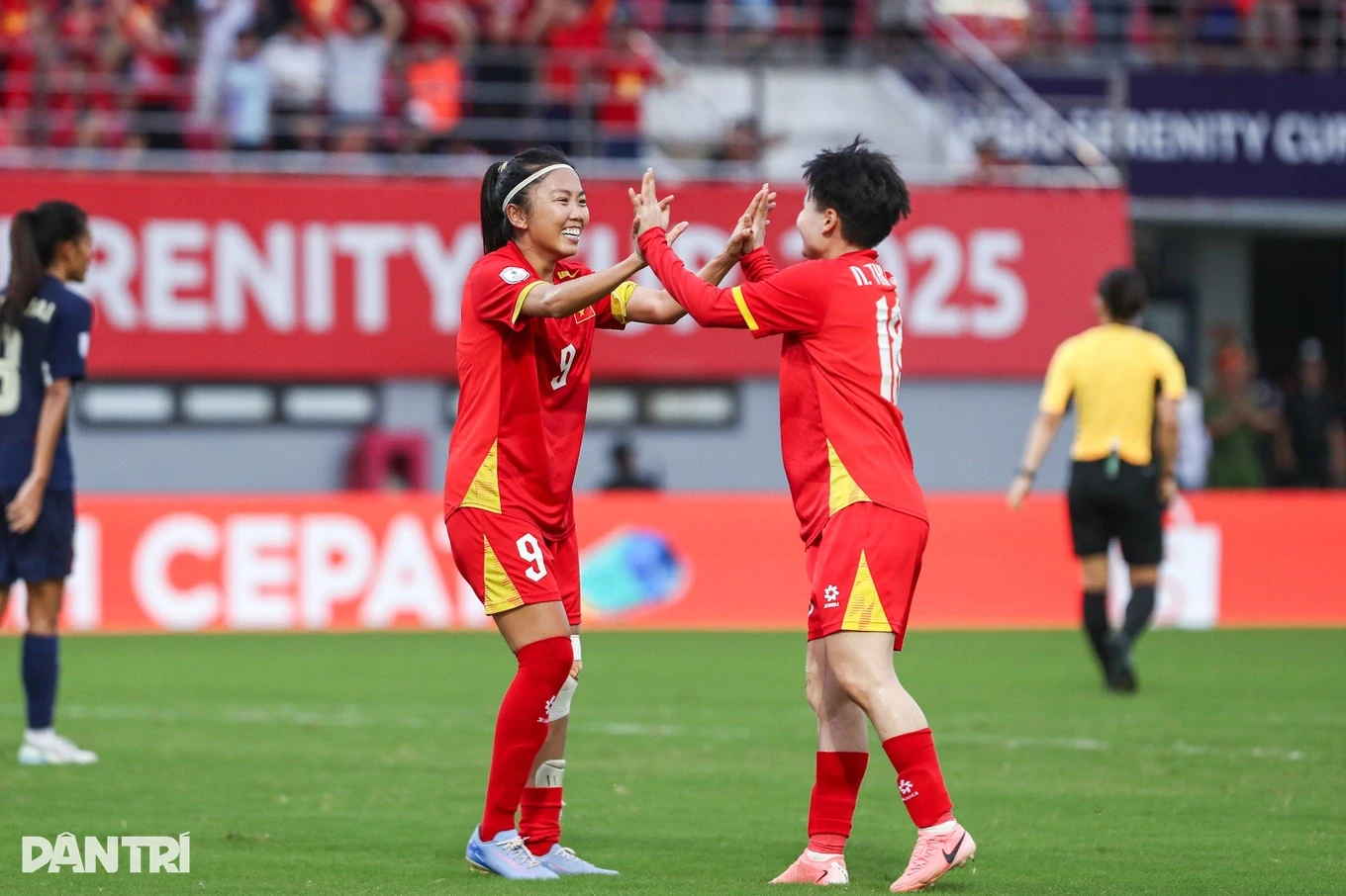 Lãnh đạo VFF lên tiếng về việc U22 Việt Nam bị điều chỉnh lịch thi đấu giờ chót; Hé lộ bến đỗ tiếp theo của Sergio Ramos