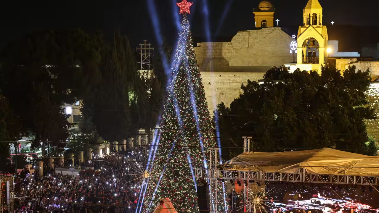 Ánh đèn Giáng sinh trở lại Bethlehem, thắp lên hy vọng cho người Palestine