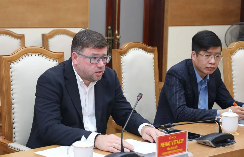 Phó Chủ tịch Thường trực UBND tỉnh Mai Xuân Liêm tiếp và làm việc với đoàn công tác Công ty AsterAuto Vietnam