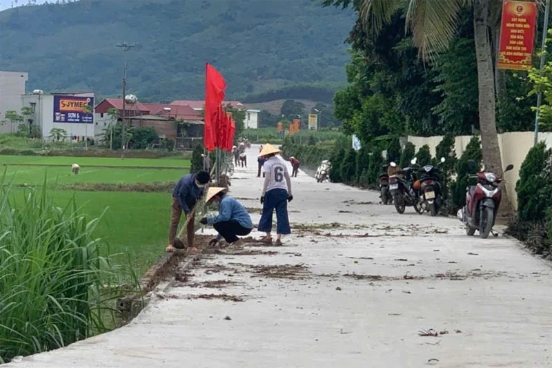 “Đi từng ngõ, gõ từng nhà” để khơi dậy sức dân