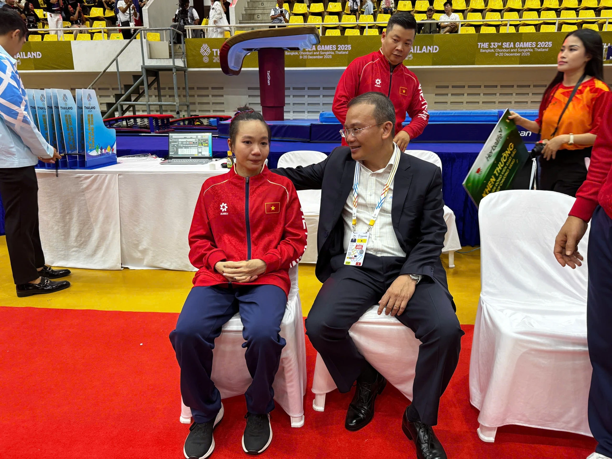 SEA Games 33 ngày 11/12: Đại thắng đường đua xanh, Việt Nam kết thúc ngày 2 với 14 HCV