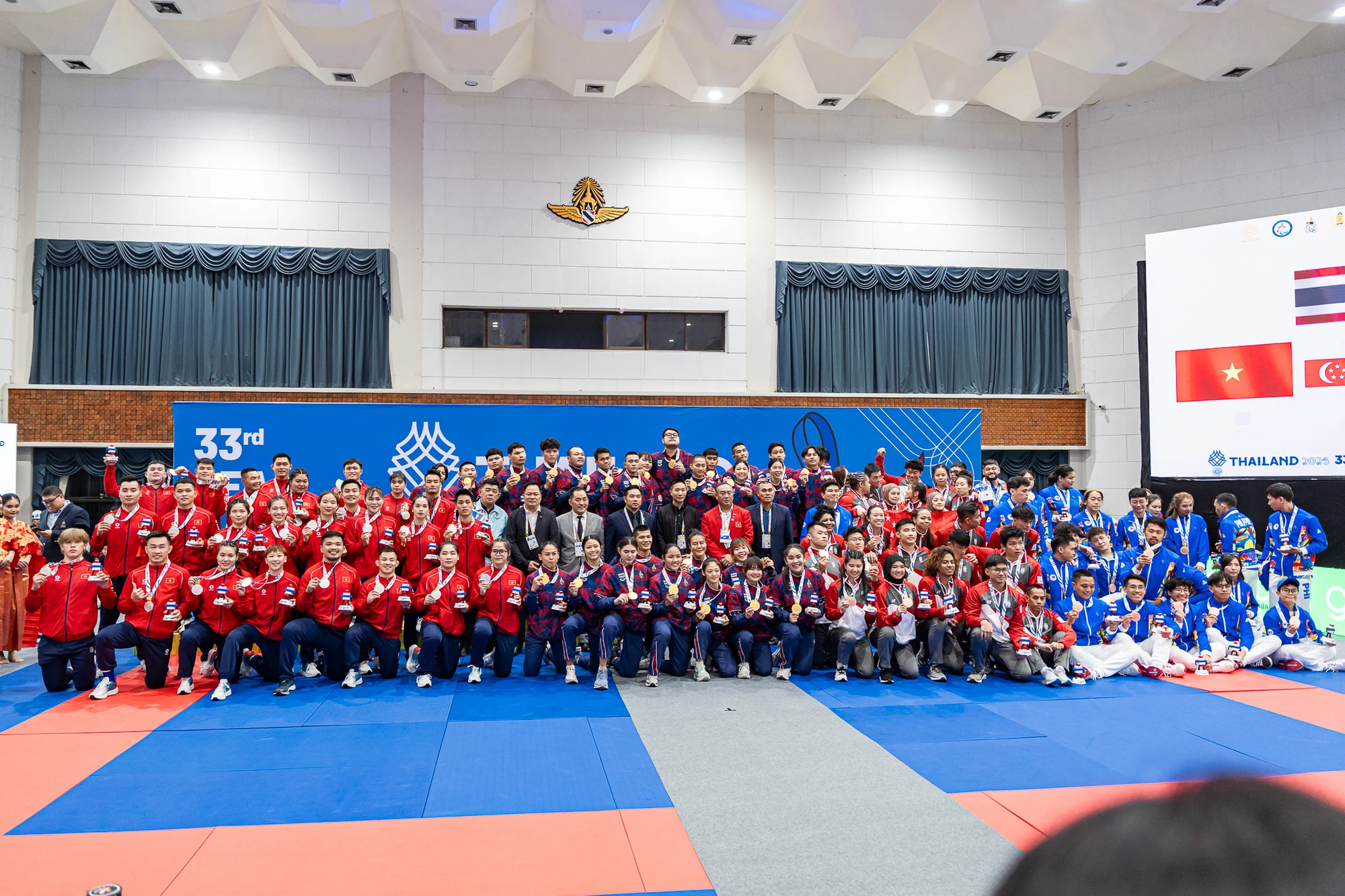 Những khoảnh khắc đầy cảm xúc của nữ võ sĩ Jujitsu xứ Thanh trong ngày giành HCB lịch sử