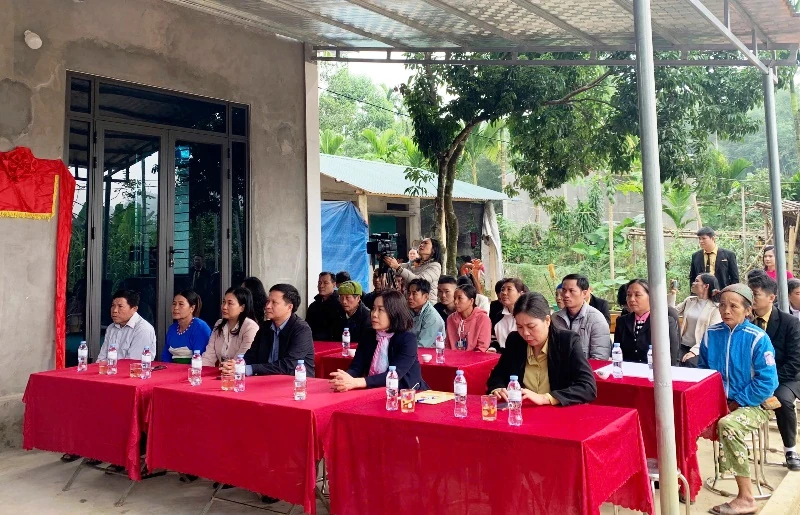 Trao tặng 20 ngôi nhà các gia đình có hoàn cảnh khó khăn tại xã Đồng Lương và Định Hòa