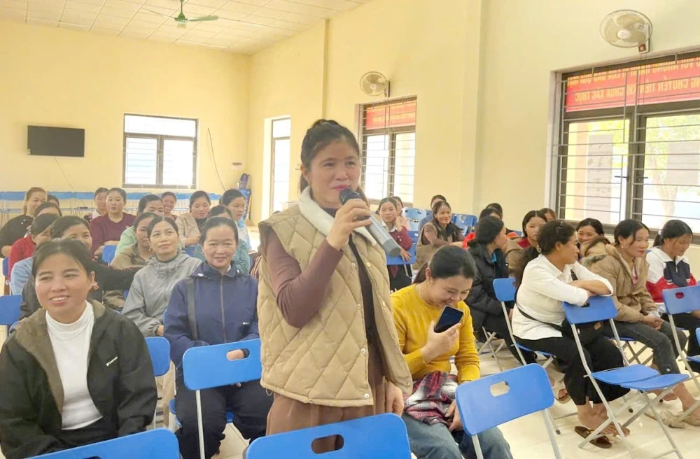 Đối thoại chính sách và giám sát thực hiện bình đẳng giới tại xã Tam Chung