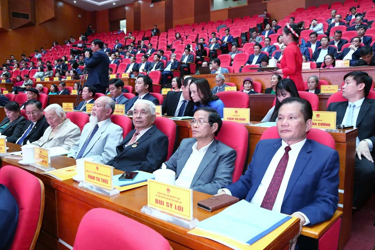 Gặp mặt kỷ niệm 80 năm ngày Tổng tuyển cử đầu tiên bầu Quốc hội Việt Nam và tổng kết hoạt động của Đoàn ĐBQH tỉnh Thanh Hóa khóa XV