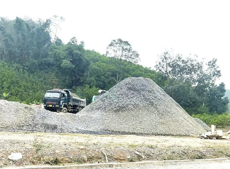 Gỡ vướng trong thi công tuyến đường từ Như Xuân đi Thượng Ninh