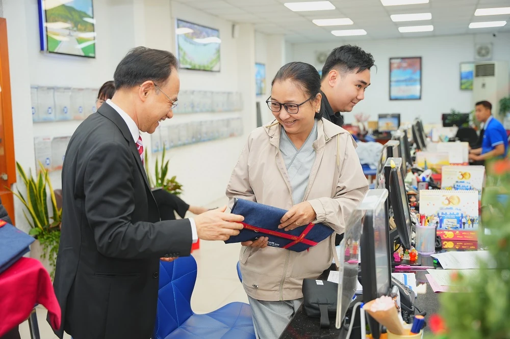 Vietravel ra mắt nhận diện thương hiệu mới, đánh dấu 30 năm phát triển - vươn mình cùng đất nước