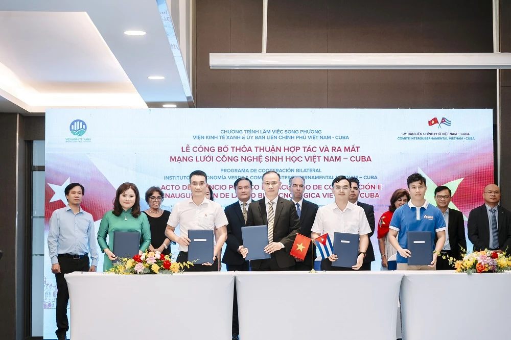 15 năm Dược phẩm Tâm Bình – Hai thế hệ lãnh đạo “mang cả tâm tình trong từng sản phẩm”