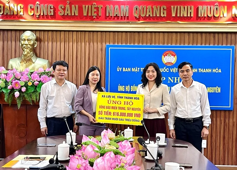 Ủy ban MTTQ tỉnh tiếp nhận ủng hộ đồng bào miền Trung, Tây Nguyên khắc phục hậu quả mưa lũ