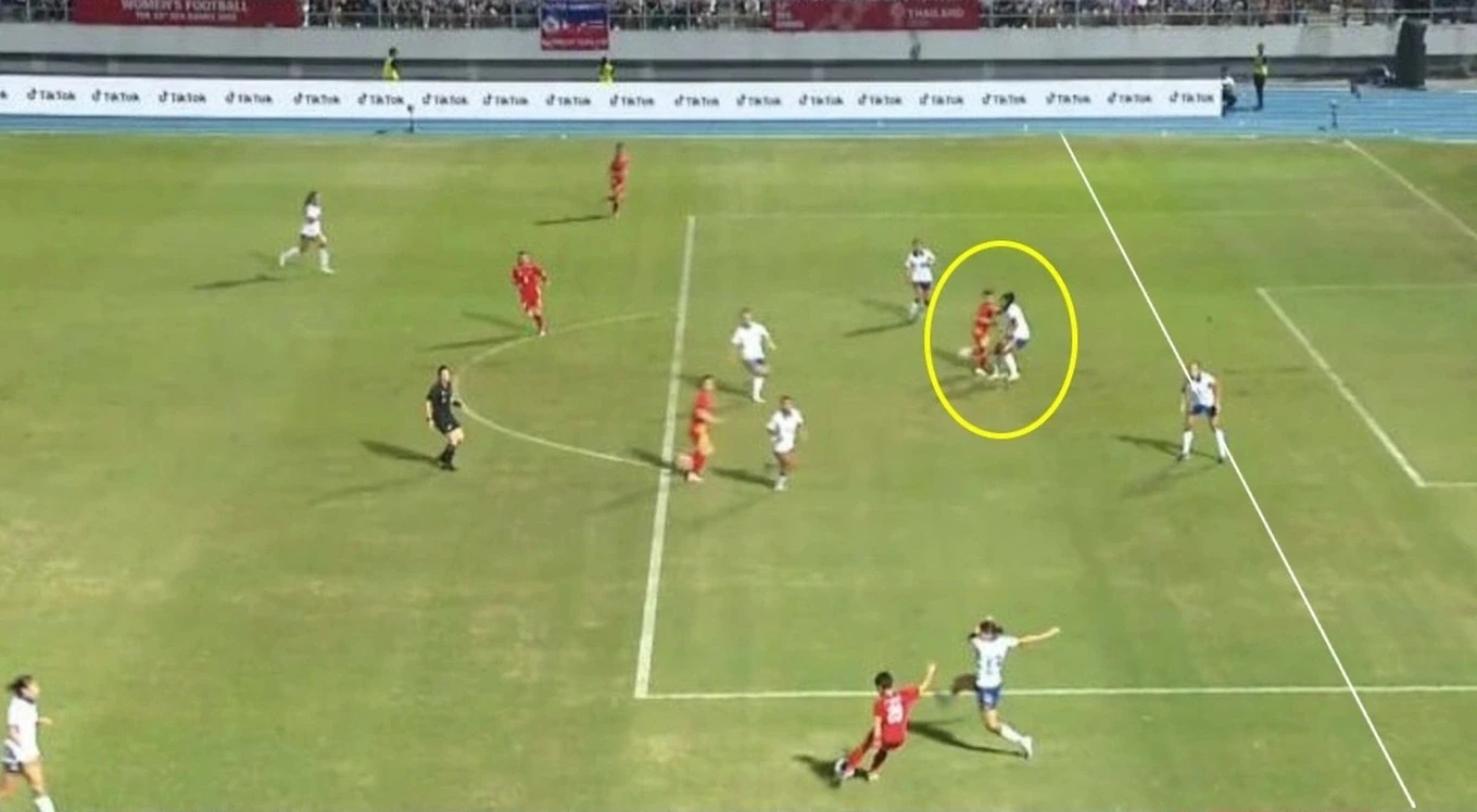 AFC xem xét kỷ luật trọng tài cướp bàn thắng của tuyển nữ Việt Nam; MU thất bại trong ngày Bruno dính chấn thương