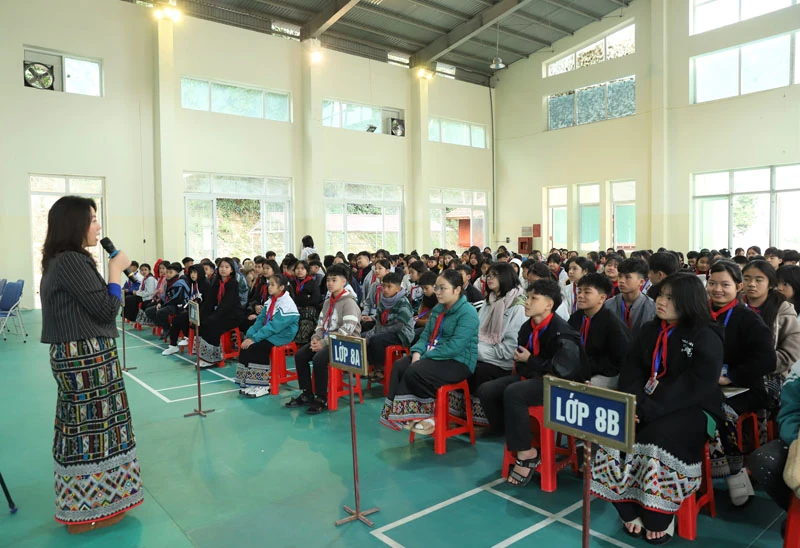 Người trẻ rối loạn tâm thần vì thuốc lá điện tử