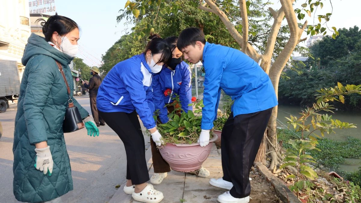 Đoàn viên thanh niên phường Hạc Thành ra quân “Ngày thứ 7 tình nguyện”