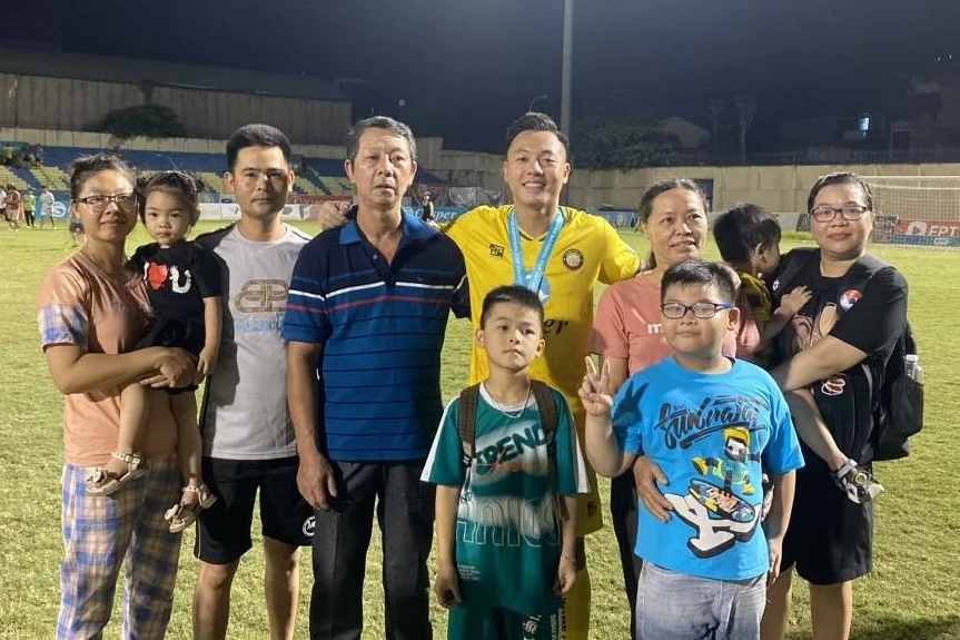 Bố mẹ Nguyễn Thái Sơn: “Hy vọng U23 Việt Nam tiếp tục có chiến thắng”