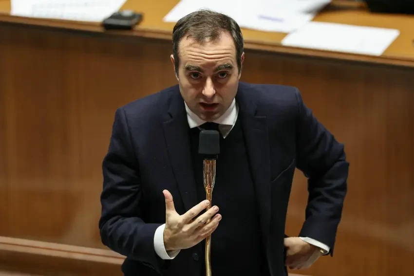 Tổng thống Pháp Macron cân nhắc giải tán Quốc hội, tổ chức bầu cử sớm