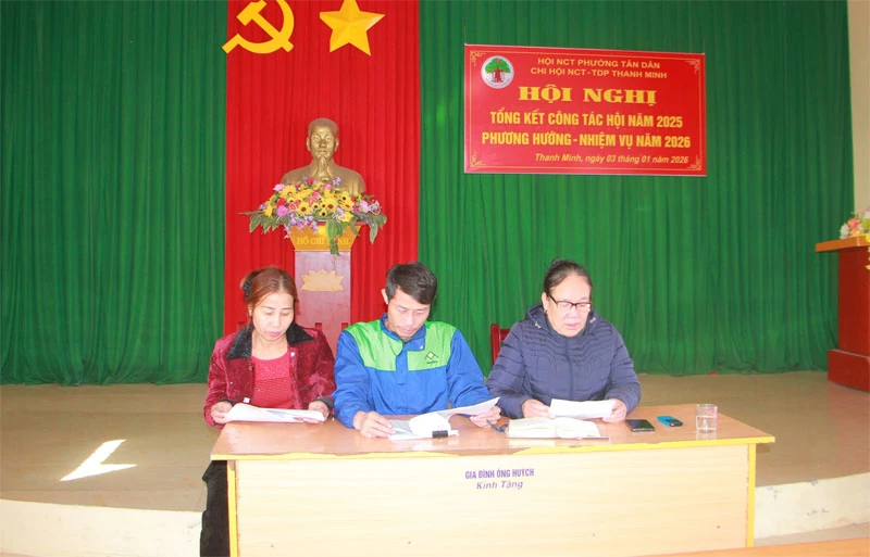 Xây dựng Chi bộ 4 tốt” tại phường Tân Dân