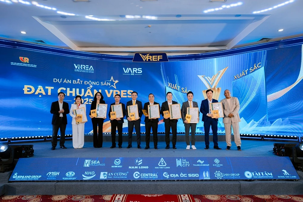 Hội Môi giới BĐS Việt Nam vinh danh quần thể Sun Group Bãi Cháy