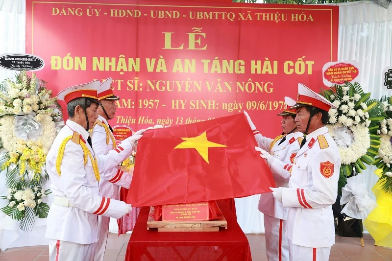 Lễ đón nhận và an táng hài cốt Liệt sỹ Nguyễn Văn Nông