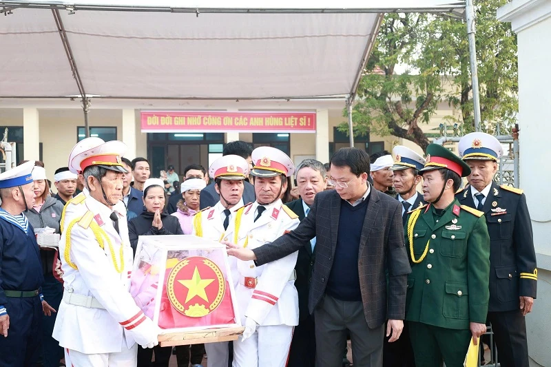 Lễ đón nhận và an táng hài cốt Liệt sỹ Nguyễn Văn Nông