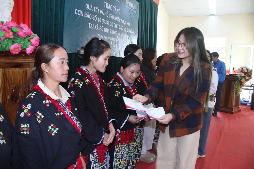 BIDV Thanh Hóa trao quà Tết cho người nghèo