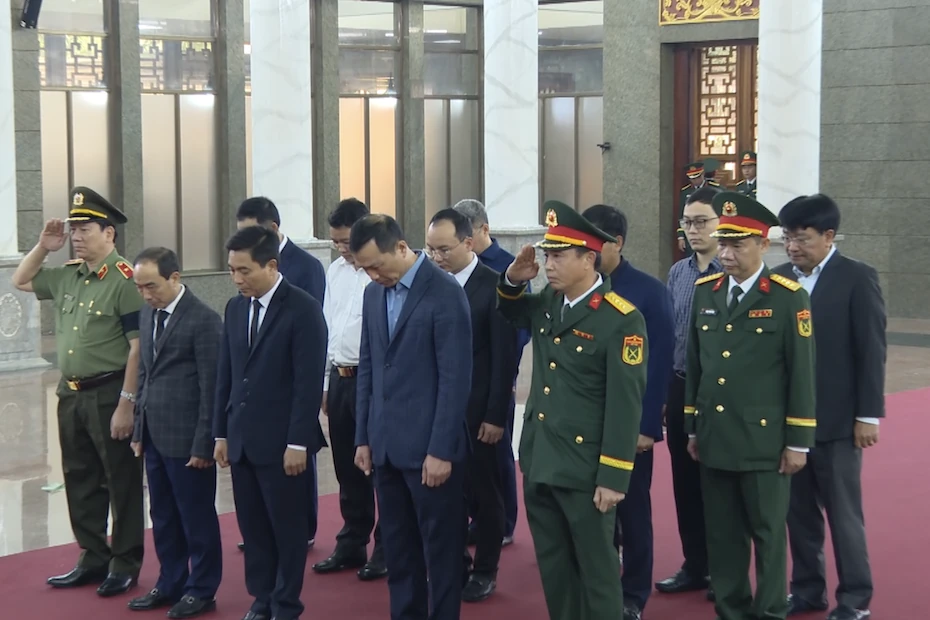 Đoàn đại biểu tỉnh Thanh Hóa viếng Đại tướng, Anh hùng Lực lượng vũ trang nhân dân Lê Văn Dũng