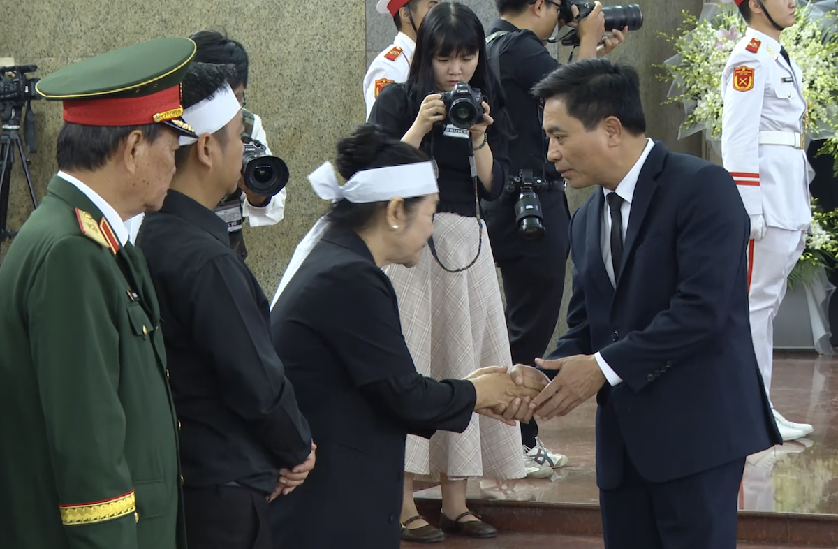 Đoàn đại biểu tỉnh Thanh Hóa viếng Đại tướng, Anh hùng Lực lượng vũ trang nhân dân Lê Văn Dũng