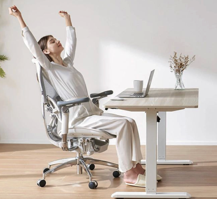 Vì sao dân văn phòng nên đầu tư ghế ngồi làm việc đạt chuẩn?