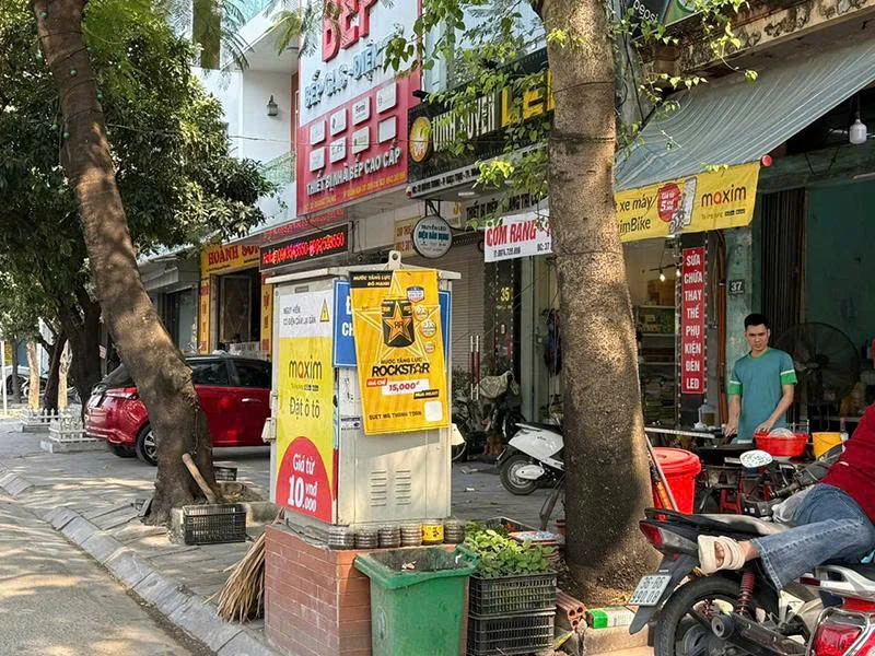 Quảng cáo “bẩn” giữa phố văn minh: Cần xử lý từ gốc