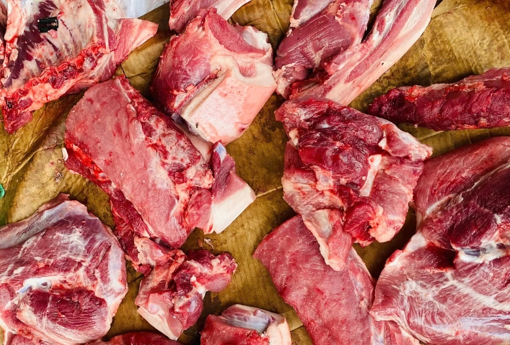 Giá thịt lợn tăng mạnh và sức ép thị trường dịp cuối năm