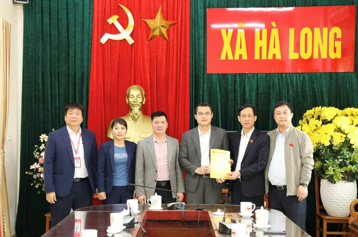 Phó Trưởng Đoàn ĐBQH tỉnh Mai Văn Hải thăm, tặng quà gia đình chính sách, hộ nghèo nhân dịp Tết Nguyên đán 2026