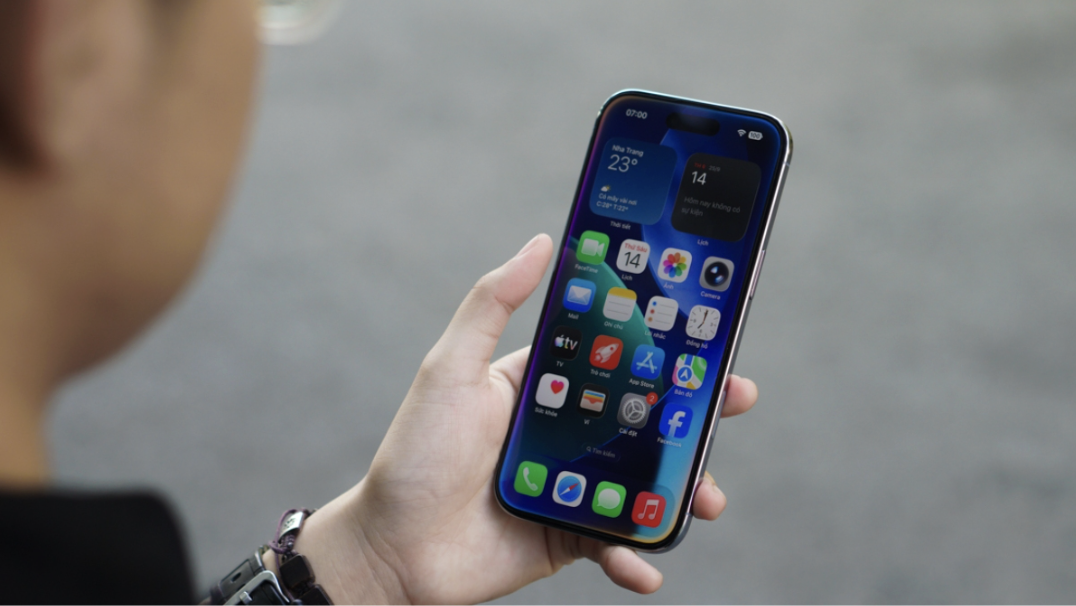 iPhone Air sau 1 tháng sử dụng, pin máy ra sao?